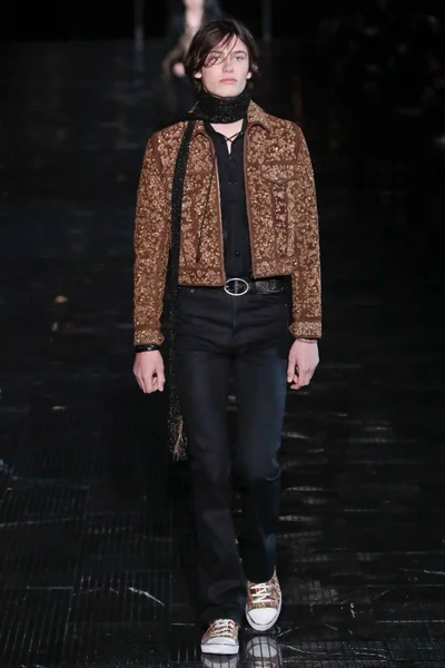 Look 14
